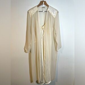 VTG Delicates White Peignoir Set Pearl & Lace Details Medium Bridal Nightgown